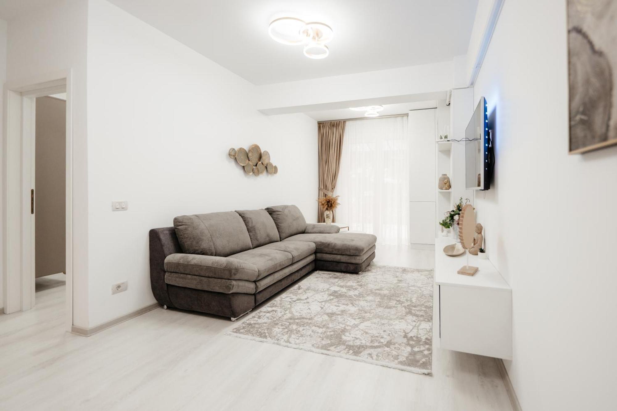 Pandora's Apartment